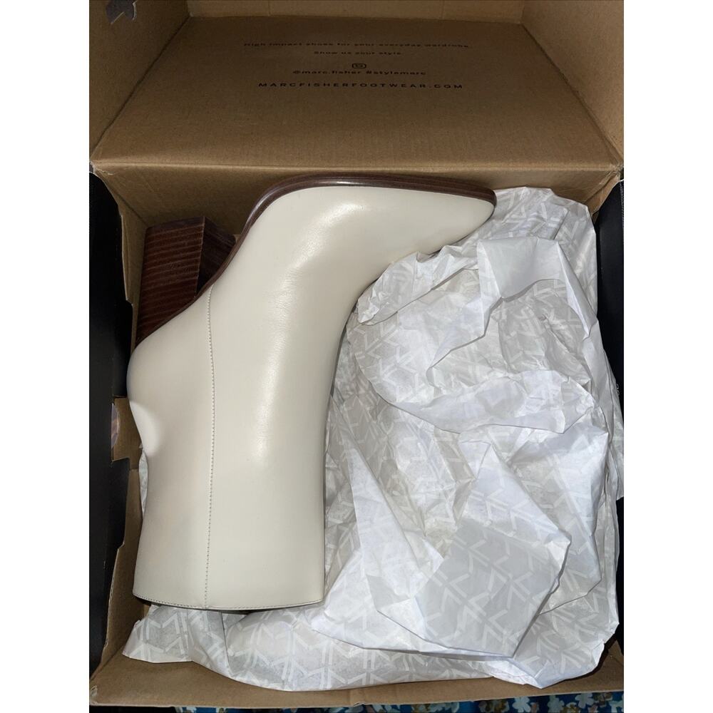 Marc Fisher LTD Women's Melysa Bootie, Ivory Leather 150, 6 M - Picture 3 of 3